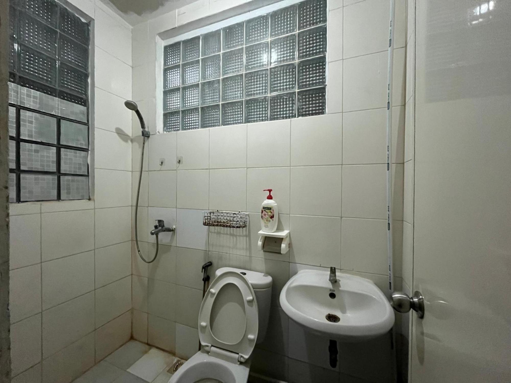 Spot On 94142 Al Fatih Residence Syariah 2 Jakarta Extérieur photo